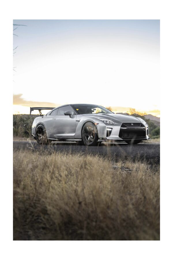 Pilkas Nissan GTR - Paveikslas ant aliuminio