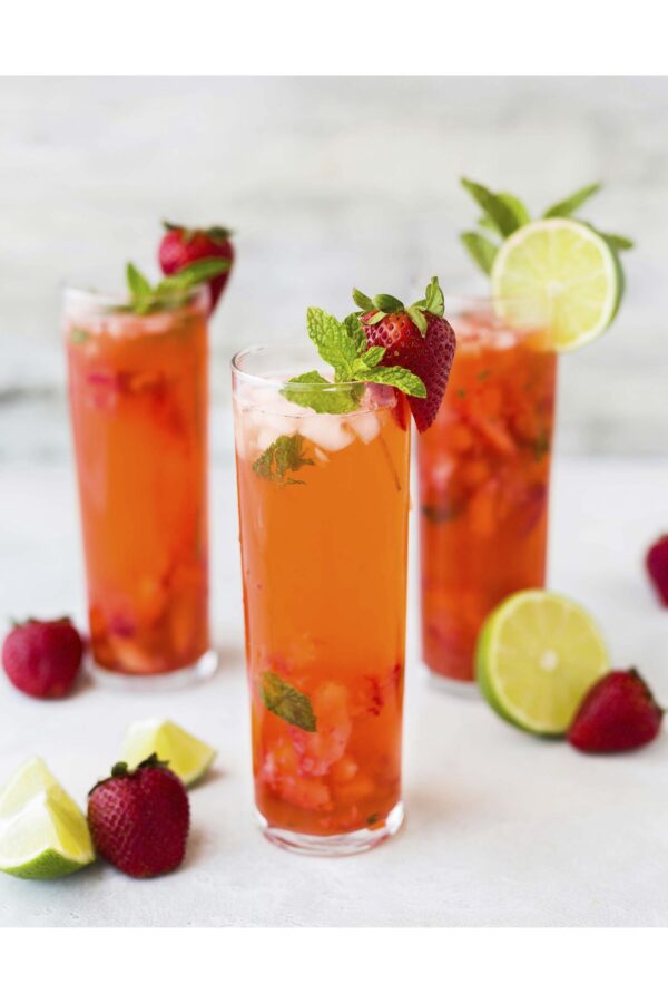 Vasariškas gaivinantis kokteilis - Paveikslas ant aliuminio